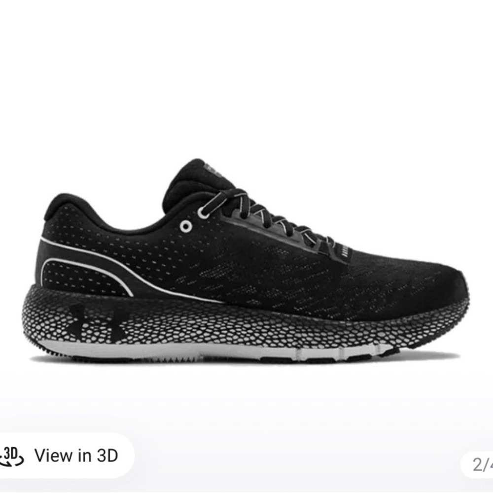 New in the box mens Under Armoir Hovr Machina with Bluetooth connection